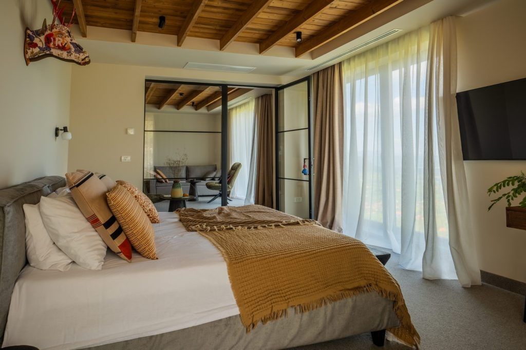 GALERIE FOTO | A fost inaugurat un nou proiect turistic de lux în inima Bucegilor - Imagine 10