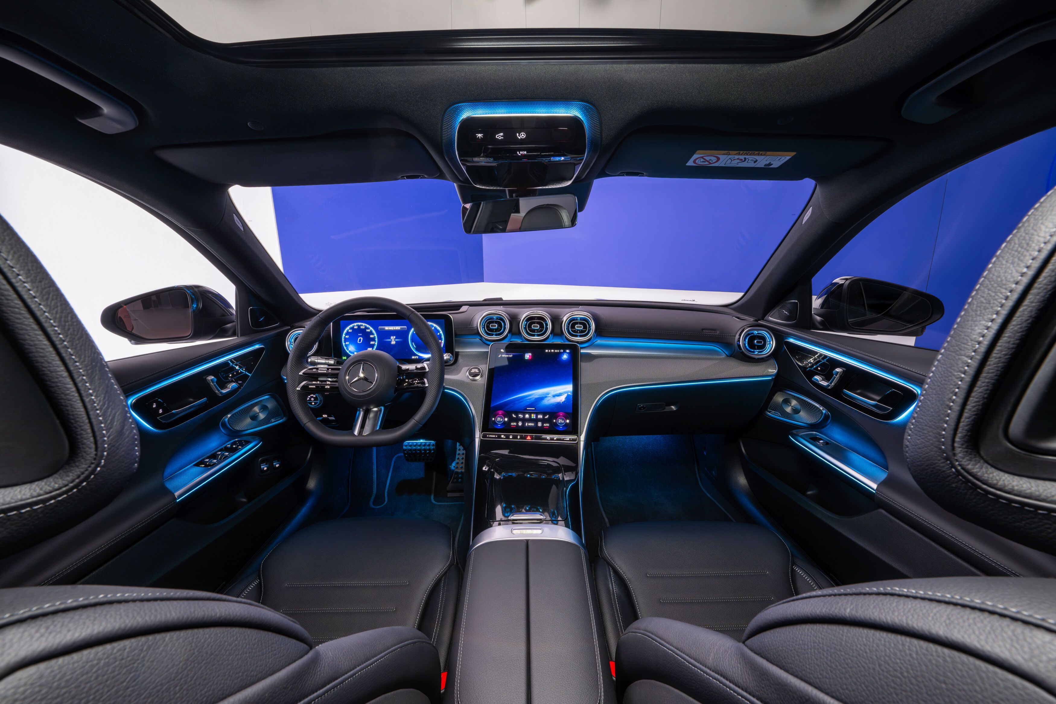 FOTO | Mercedes-Benz aduce un facelift Clasei C. Unele motoare dispar din gamă - Poza 13