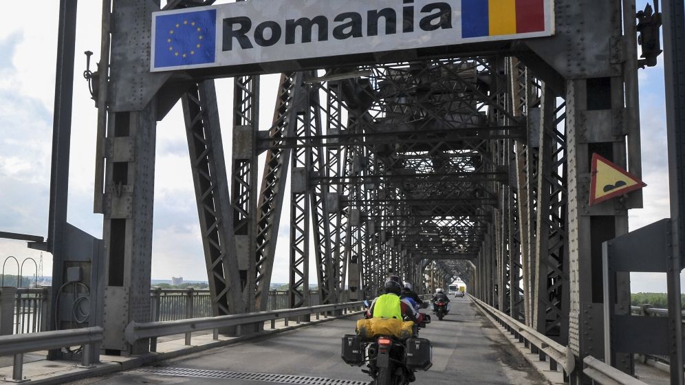 Un cetăţean chinez a fost prins la graniţă cu peste 93.000 euro ascunşi în maşină