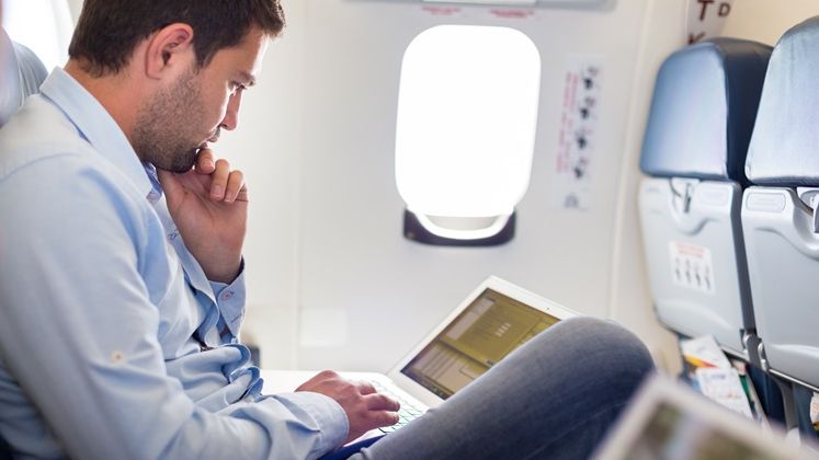 Turkish Airlines le ofera laptopuri pasagerilor de la clasa business, dupa interdictiile impuse de SUA si Marea Britanie