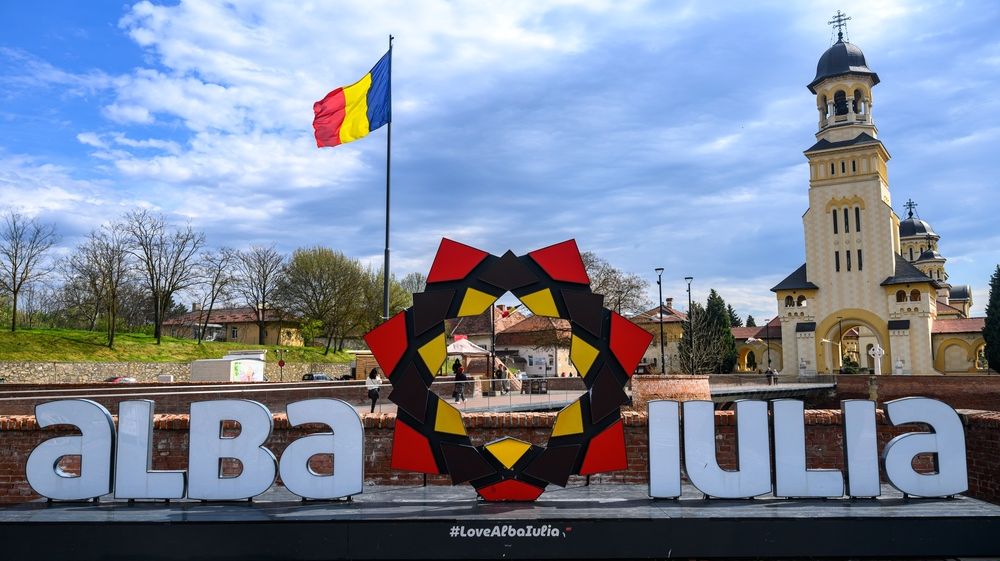 Românii au sărit cu bani să împrumute Alba Iulia: Orașul a cerut 30 de milioane de euro, dar cererea investitorilor a ajuns la 77 de milioane
