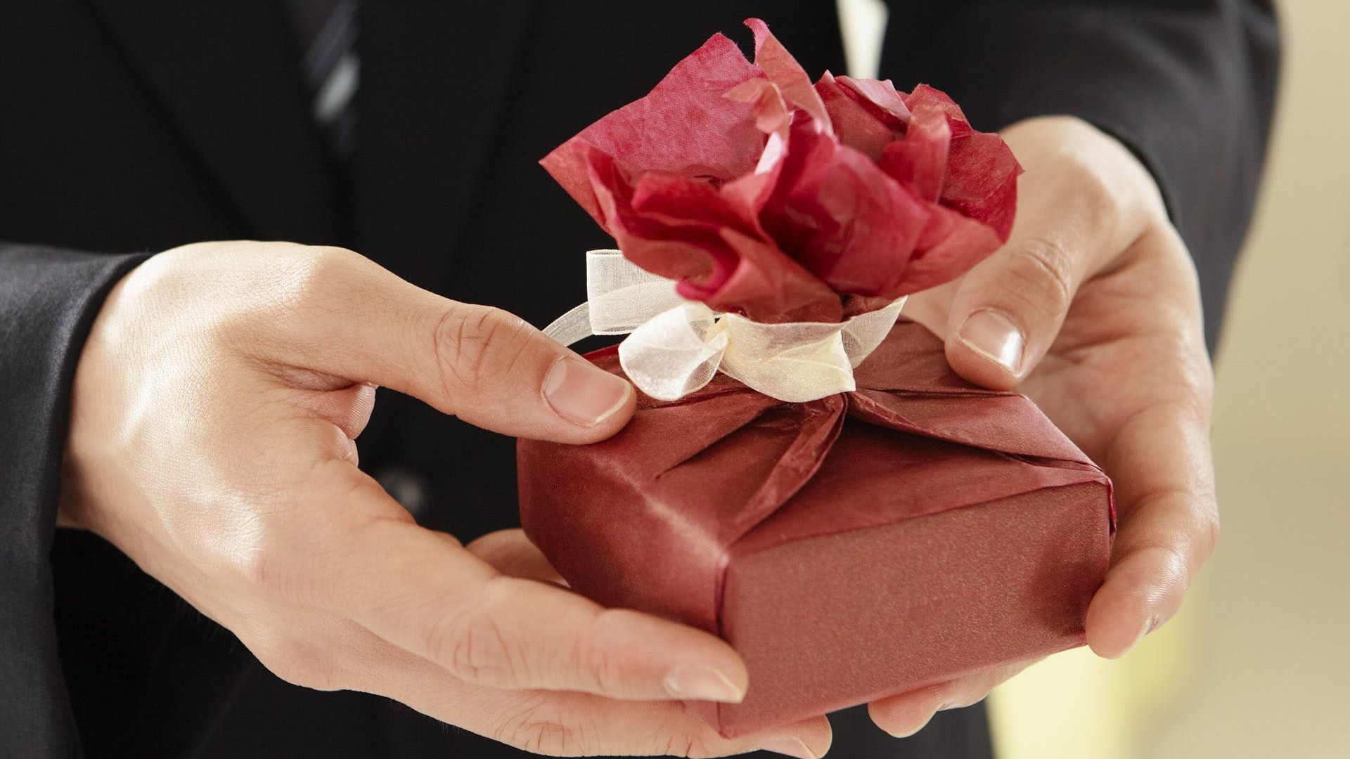 Idei de cadou pentru colegele de birou