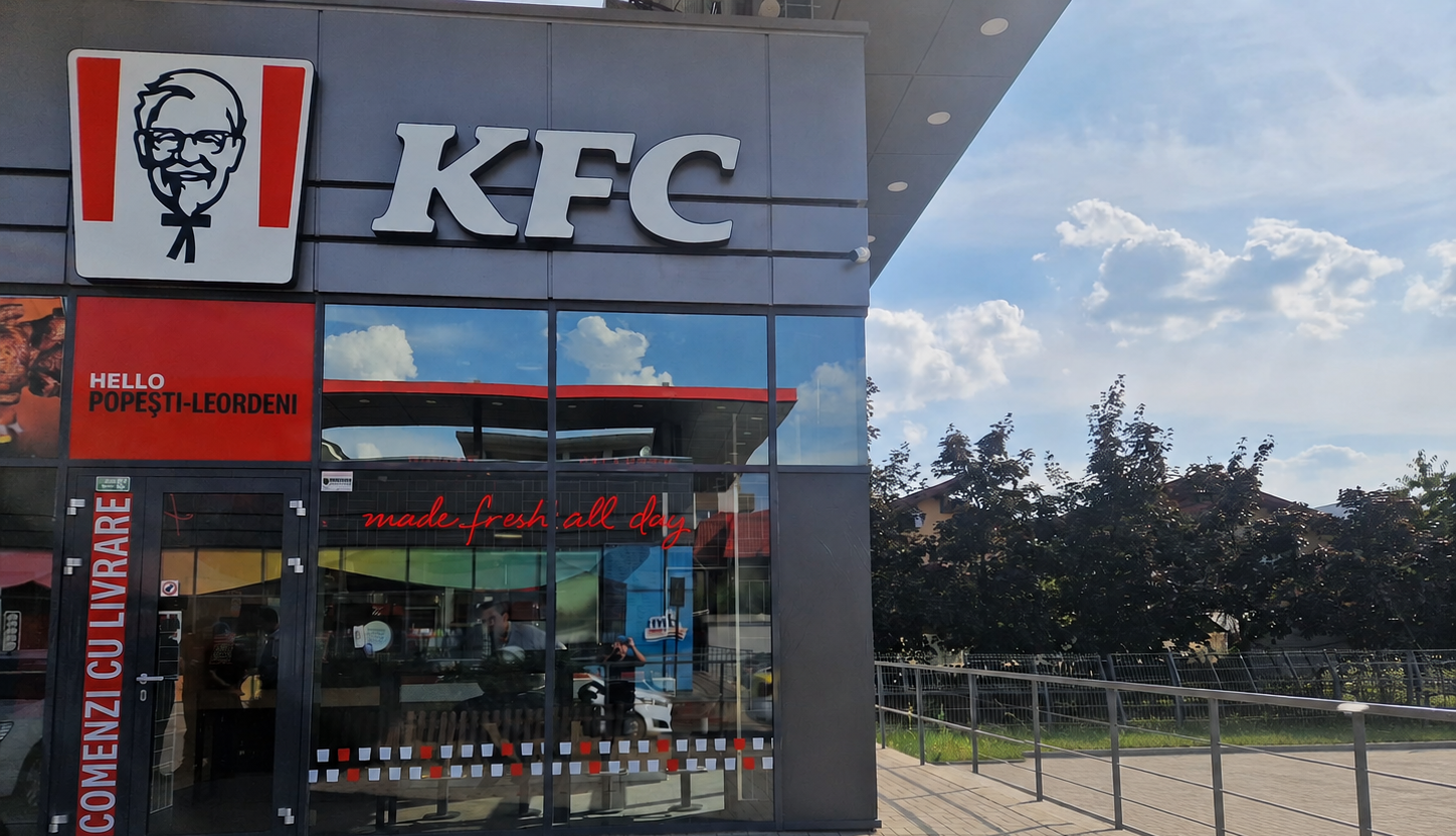 Primul KFC din România exclusiv pentru livrări și ridicare din locație. A fost inaugurat KFC Popești-Leordeni