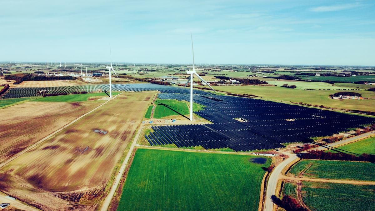 Eurowind Energy pregătește un parc hibrid eolian-solar de 65 milioane de euro. Când va fi finalizat