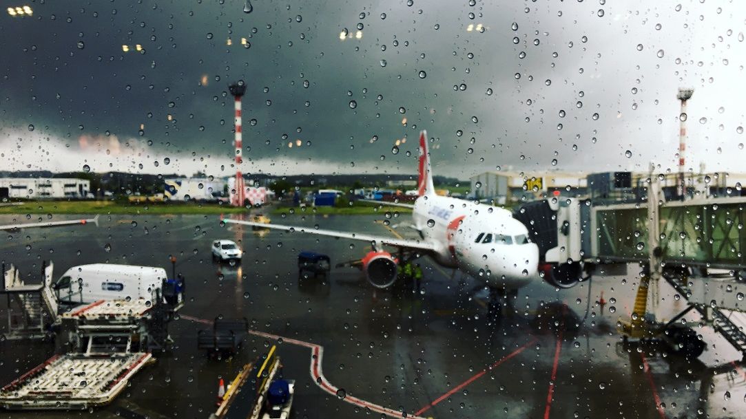 CNAB: Infiltratii de apa in terminalul de pasageri al Aeroportului International Henri Coanda