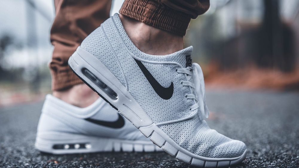 Nike vrea să lanseze haine și adidași pe care sa le poți purta doar online