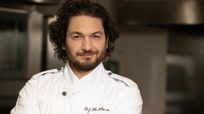 Chef Florin Dumitrescu a lansat prima carte despre bucataria romaneasca moderna