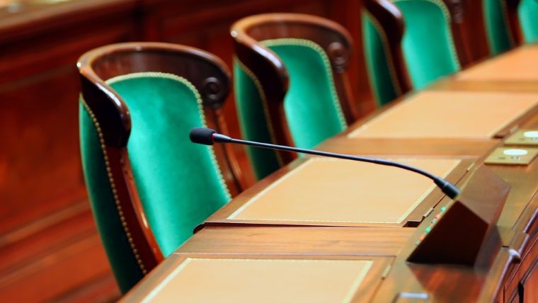 Greii din Parlament care spun "adio" politicii