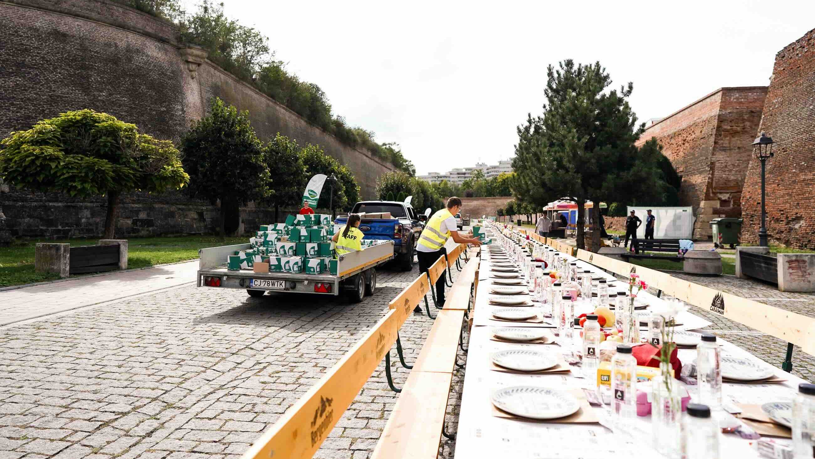 Bucureștiul vrea un record Guinness cu o masă de peste 5 km. Mai sunt locuri gratuite până la pragul de 20.000 de oameni