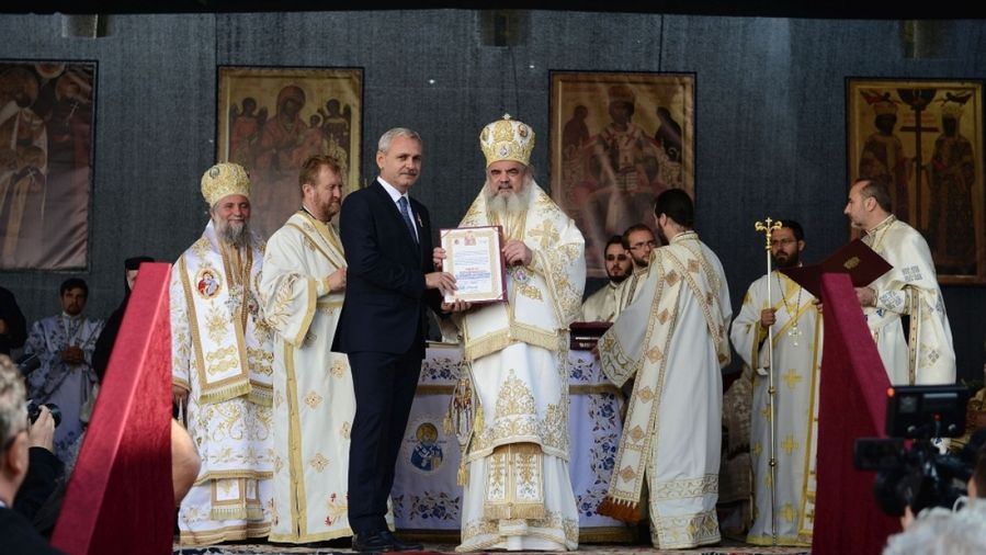 Revista presei: Biserica Ortodoxa Romana da vina pe Liviu Dragnea pentru esecul referendumului