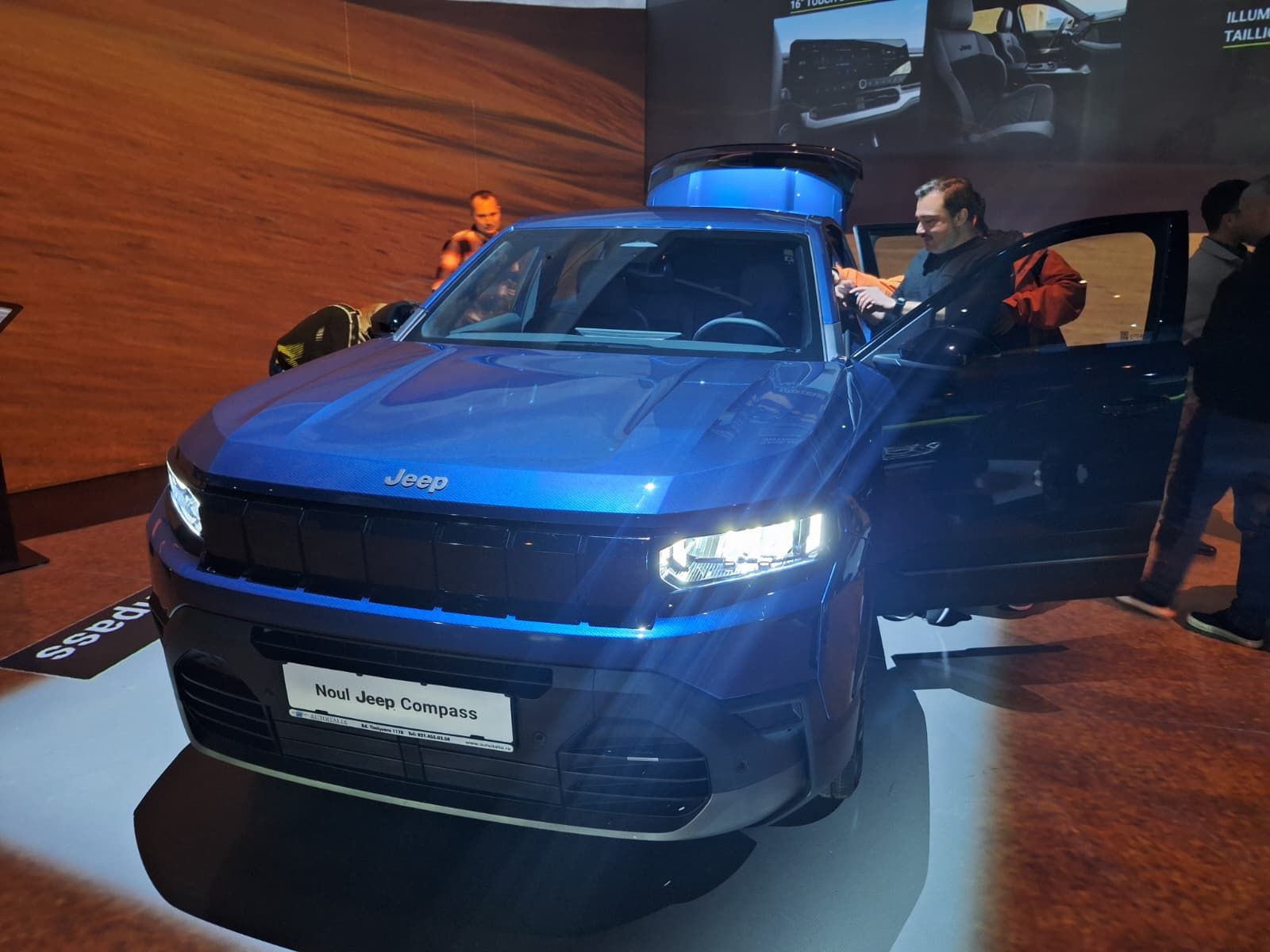 FOTO | Noul Jeep Compass, lansat în România. Cât costă versiunile hibride și ce autonomie are varianta electrică - Poza 12