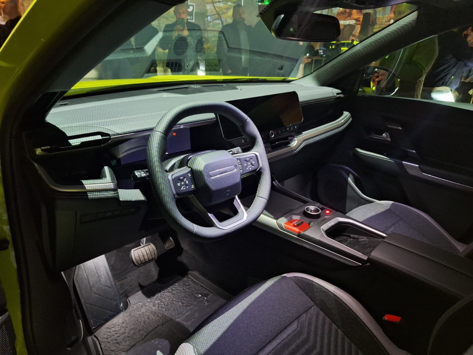FOTO | Noul Jeep Compass, lansat în România. Cât costă versiunile hibride și ce autonomie are varianta electrică - Poza 6