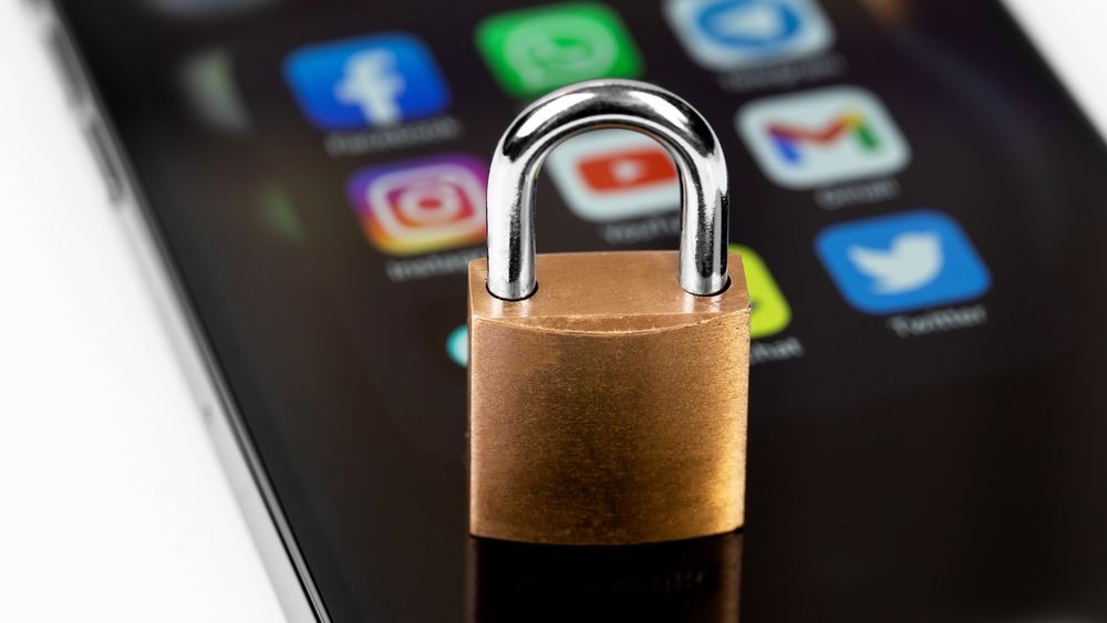 Un stat american nu va mai permite tinerilor cu vârste sub 14 ani să folosească social media
