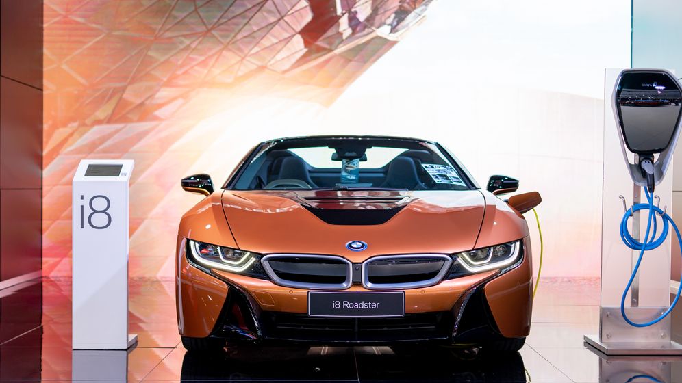 BMW mărește producția mașinilor electrice: comandă de baterii de 20 de miliarde de euro, aproape dublă față de anul trecut