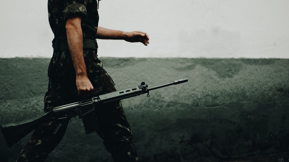 Rusia ameninţă să ia la ţintă livrările de arme occidentale către Ucraina