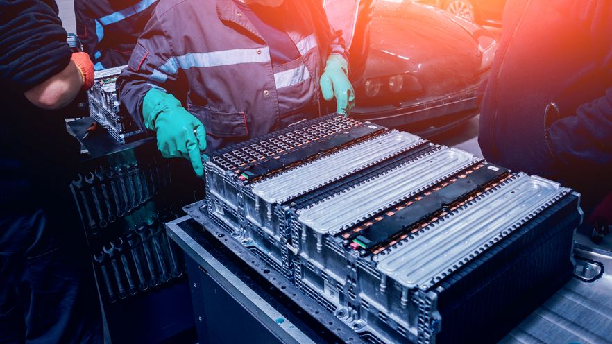 O noua baterie litiu-sulf iti poate alimenta masina electrica pentru 1.000 km