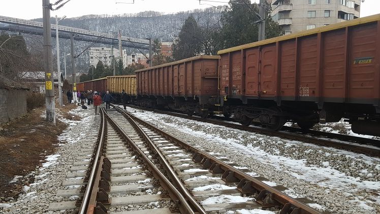 Fara investitii majore in doua decenii, trenurile de transport romanesti au ajuns sa ruleze in medie cu 28km/h