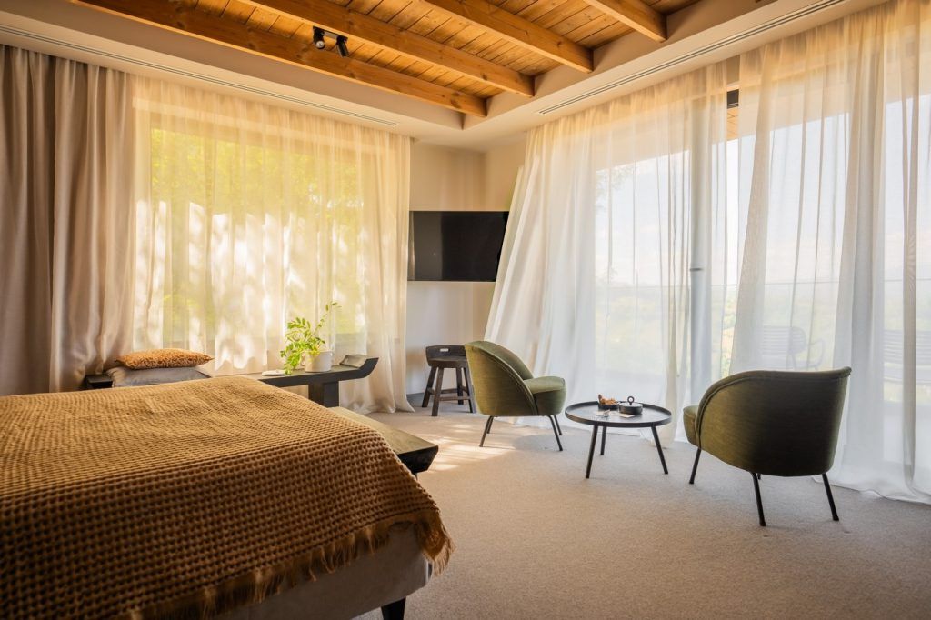 GALERIE FOTO | A fost inaugurat un nou proiect turistic de lux în inima Bucegilor - Imagine 12