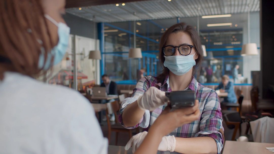 Revolut lansează un abonament de ”pandemie”, mai ieftin decât Metal sau Premium