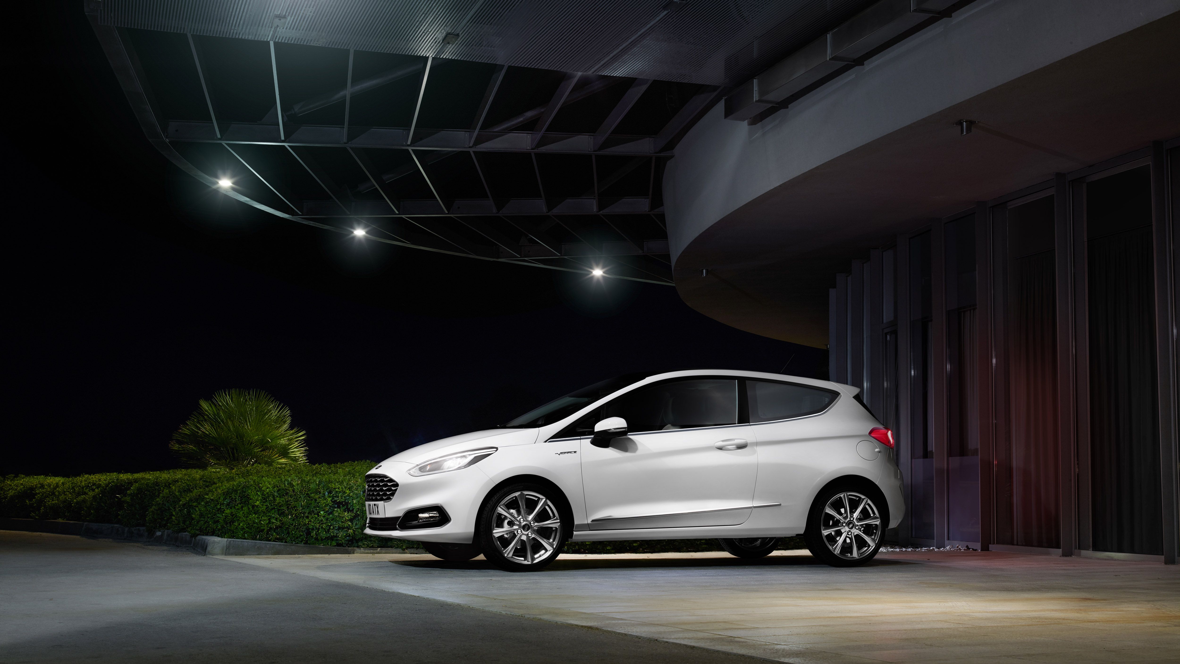 Ford introduce un sistem care va frana automat la detectarea pietonilor