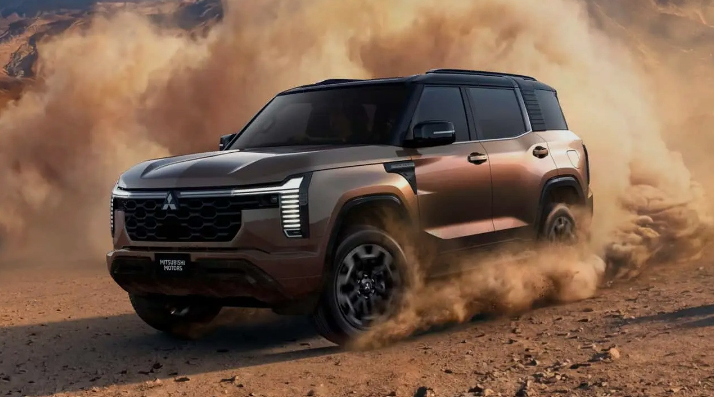 Mitsubishi Pajero revine cu dimensiuni mai mari și ambiții premium. Ce performanțe oferă noul SUV