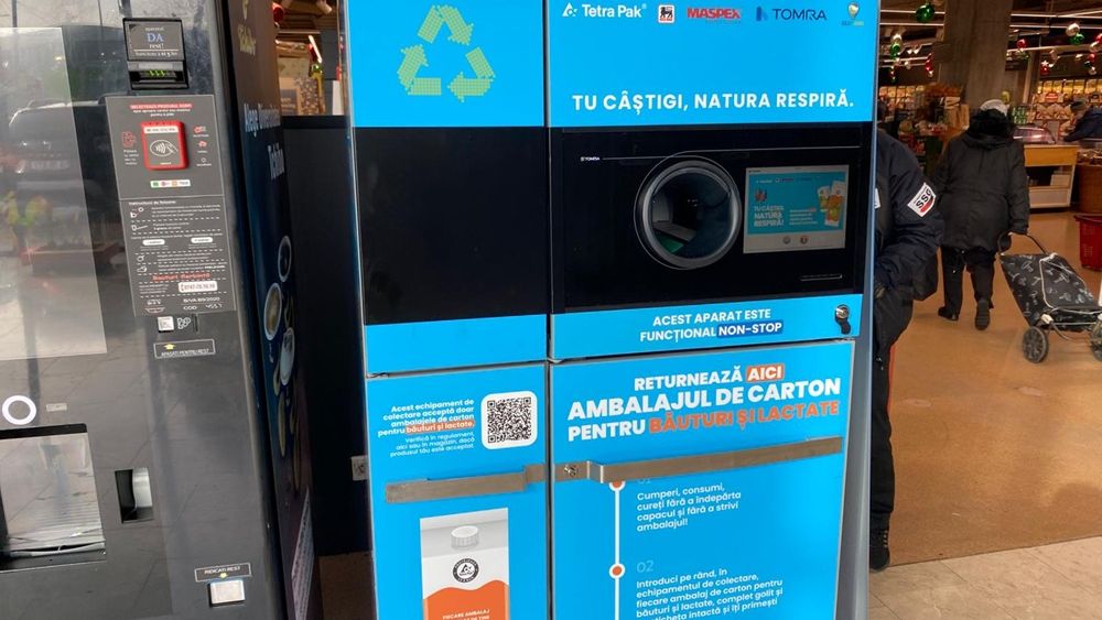 Proiect-pilot: Românii pot primi bani pentru ambalajele de carton reciclate. În ce magazine se colectează