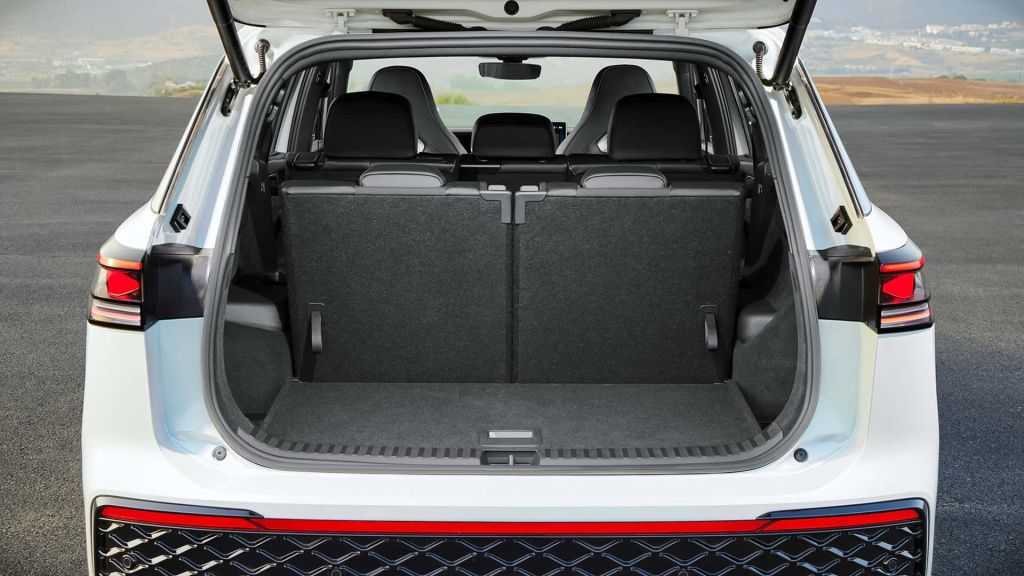 GALERIE FOTO | Volkswagen prezintă Tayron, un nou SUV de clasă medie - Imagine 16