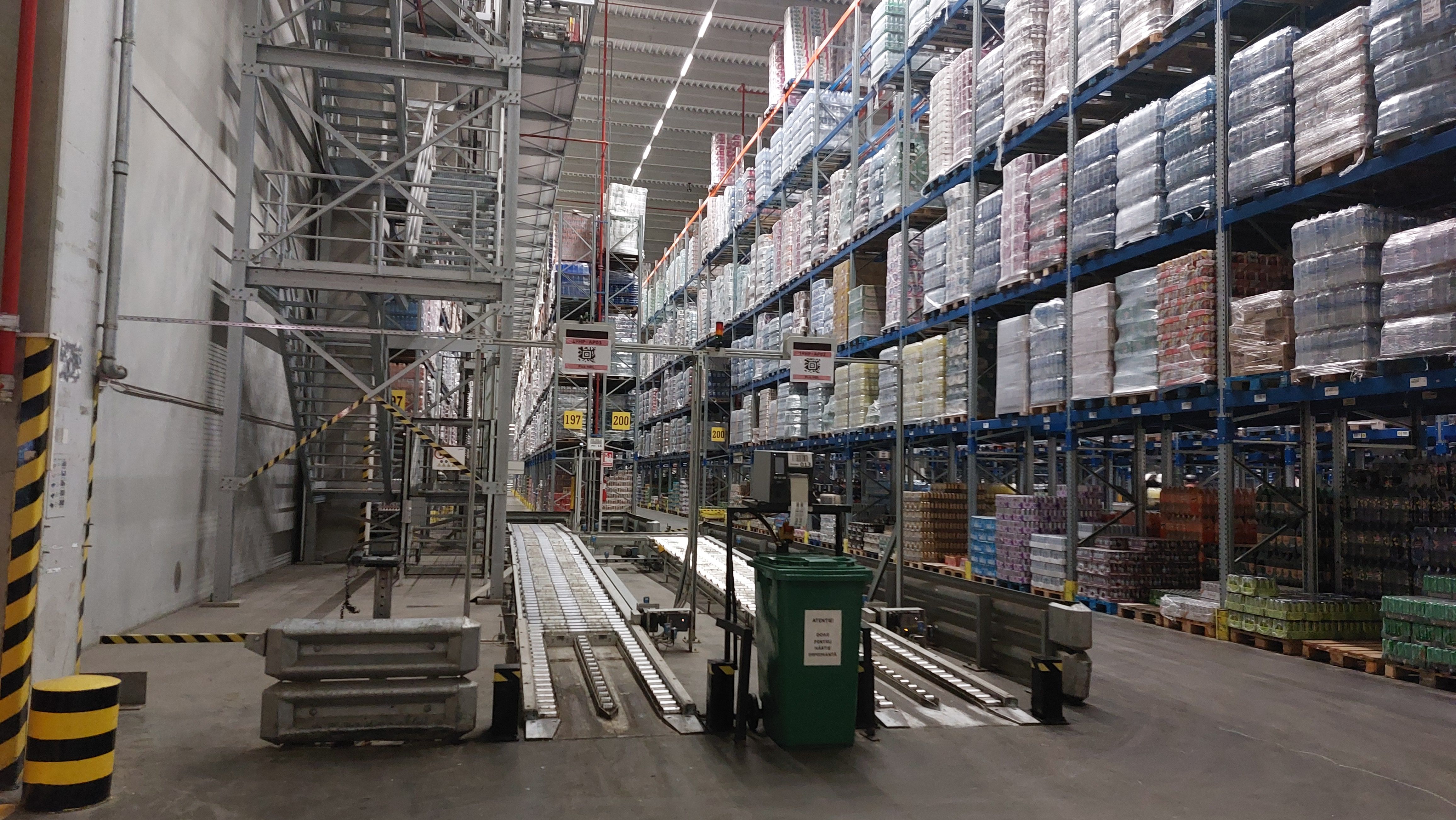 FOTO | ”Mașinăria” din spatele magazinelor Kaufland: Imagini exclusive din centrul logistic de la Turda al nemților - Poza 2