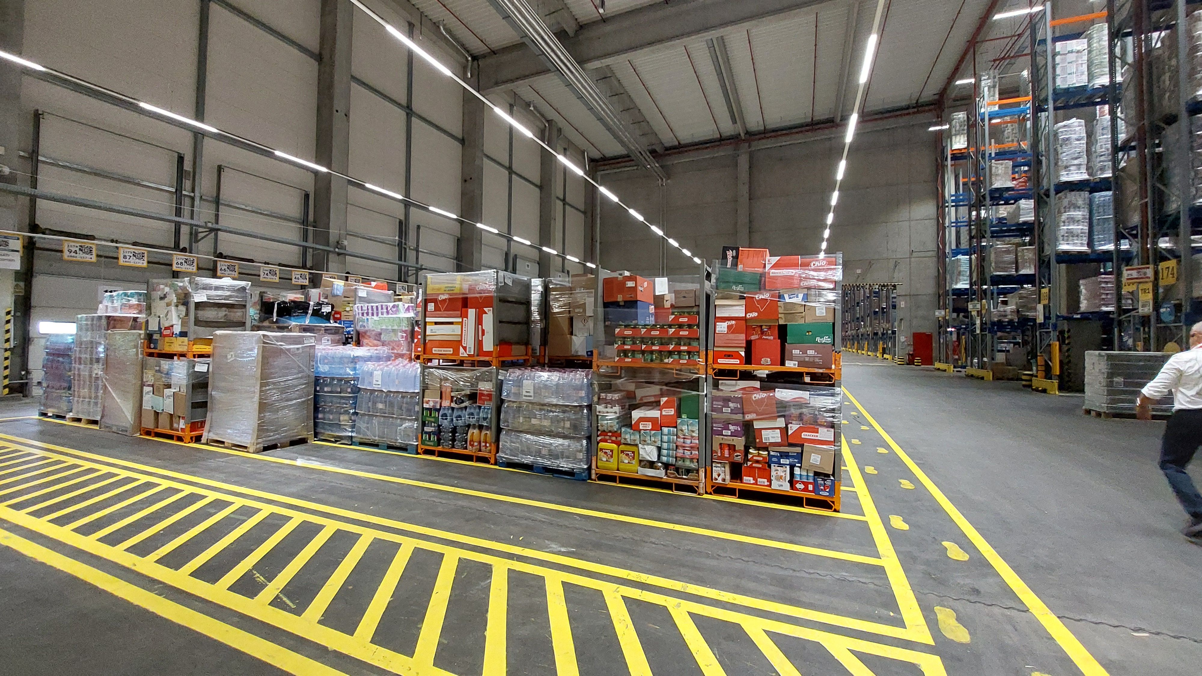 FOTO | ”Mașinăria” din spatele magazinelor Kaufland: Imagini exclusive din centrul logistic de la Turda al nemților - Poza 3