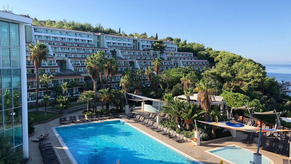 În plin sezon estival, agenția de turism Kusadasi din România cere să intre în insolvență. Ministerul Economiei a venit în control