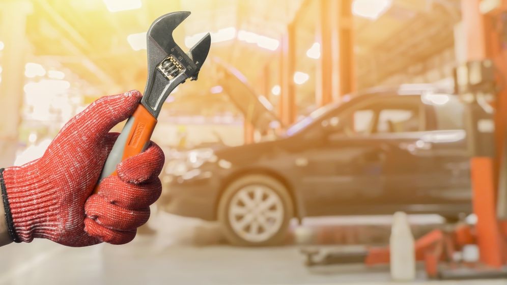 Sub ochii ASF: cum au devenit service-urile auto "intermediari" in relatia dintre pagubit si compania de asigurari ocolind Legea nr. 236/2018 cu privire la distributia de asigurari