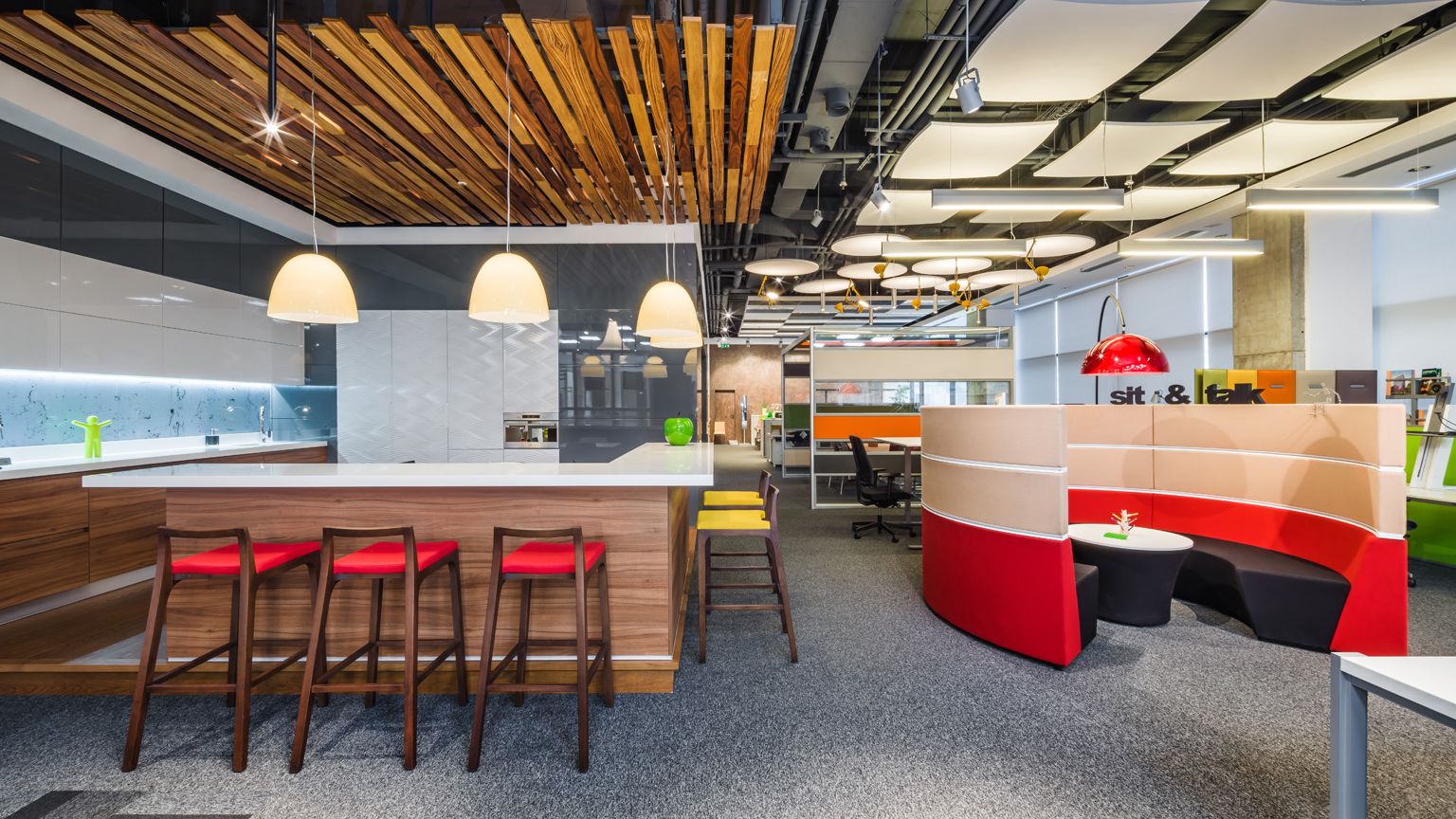 Cum iau masa angajatii in birourile de top din Romania: aici pranzul are alt gust