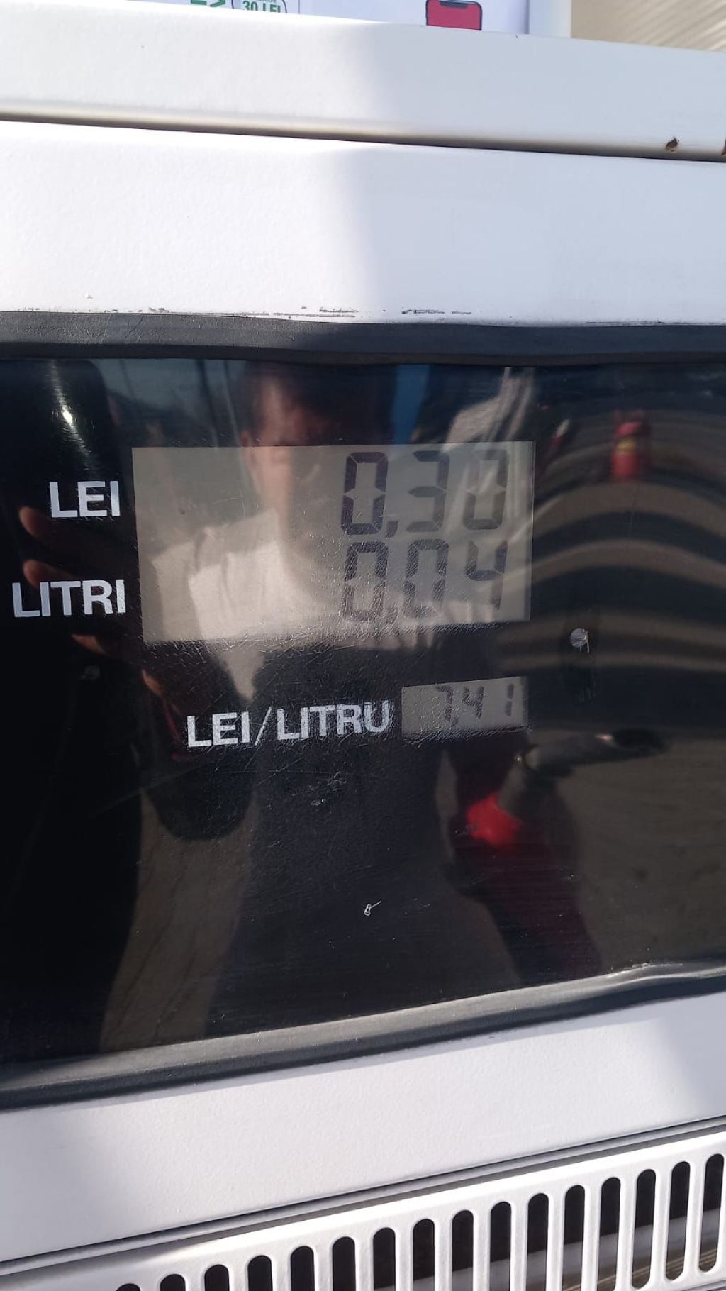FOTO: O benzinărie de lângă București a fost închisă de ANPC fiindcă fura la pompă - Imagine 4