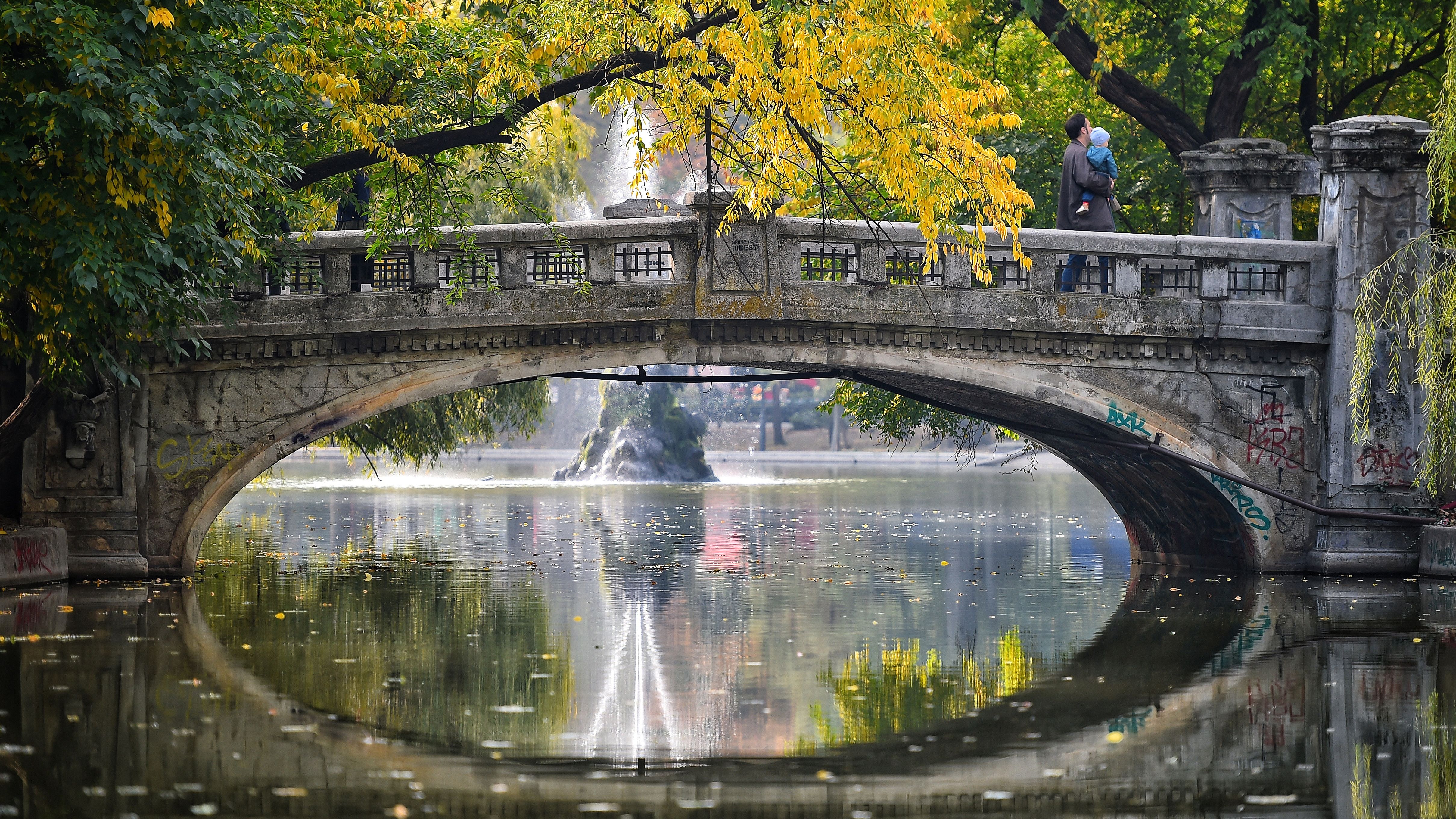 Primaria Capitalei vrea sa reabiliteze parcul Cismigiu cu aproape 10 milioane de euro