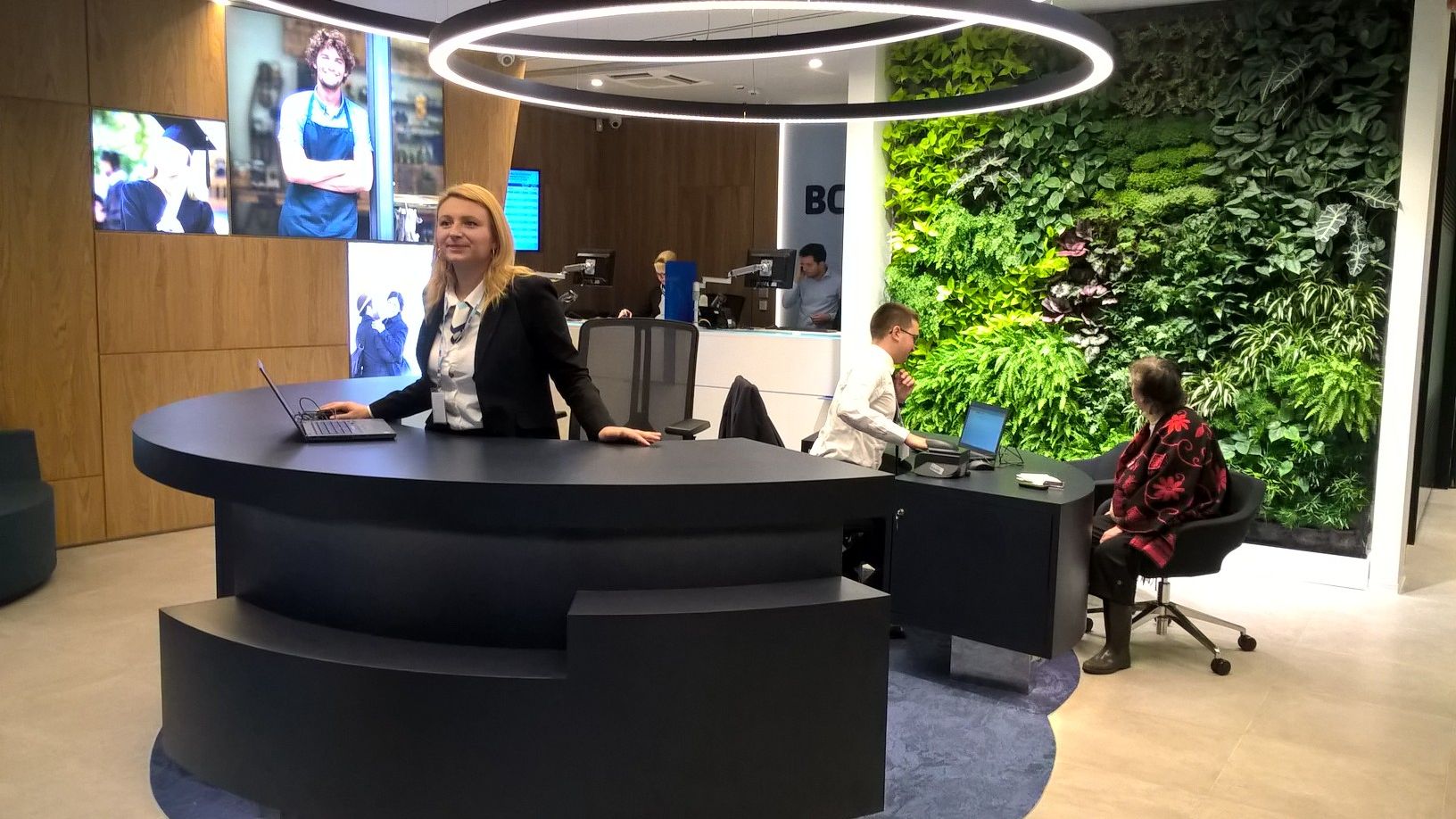 BCR incepe o campanie ampla de educatie financiara prin lansarea de Centre de Dialog Financiar si a unei forte de consultanti