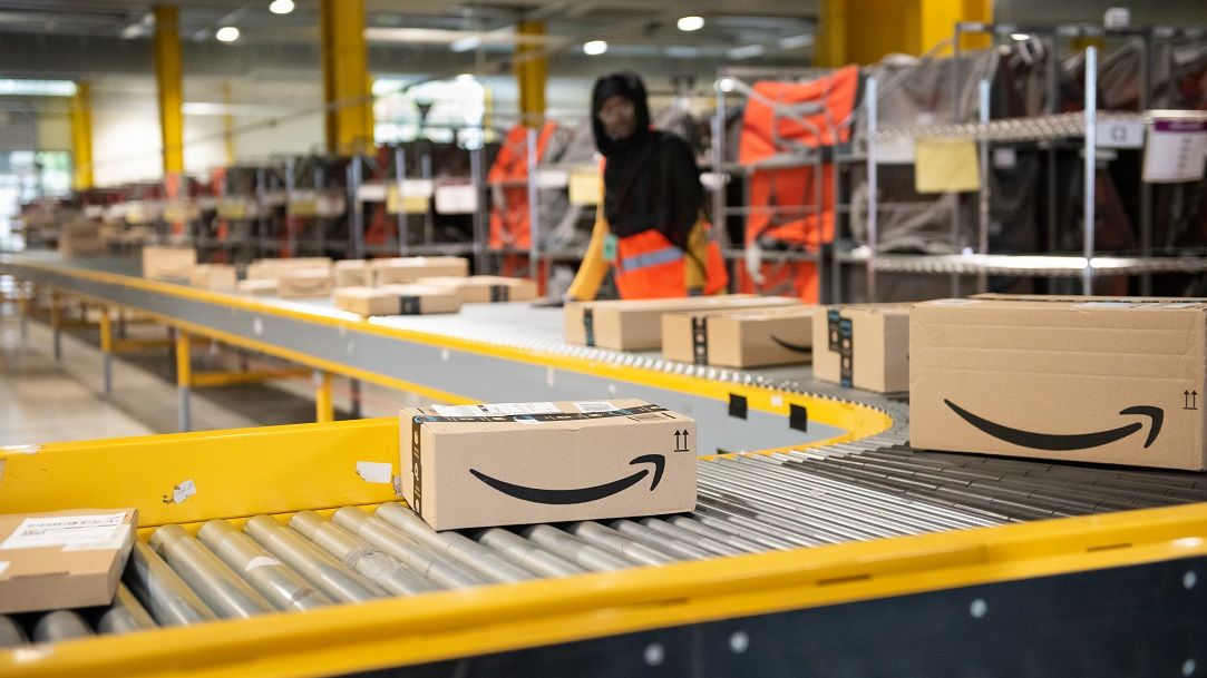 Mutare importantă pentru magazinele online: Amazon lansează o soluție care le va ajuta să se extindă internațional mai ușor