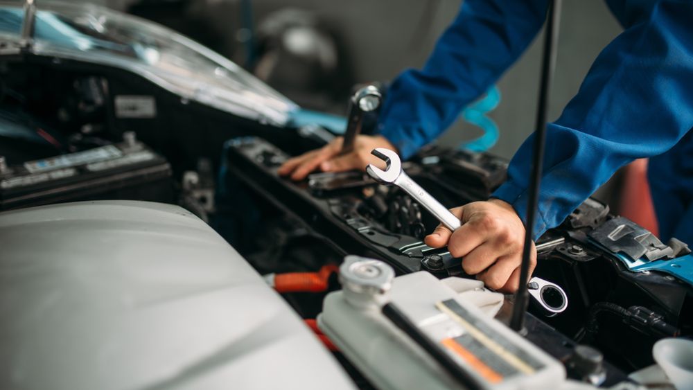 ANPC: 500 de service-uri auto, amendate cu peste 1,4 milioane de lei