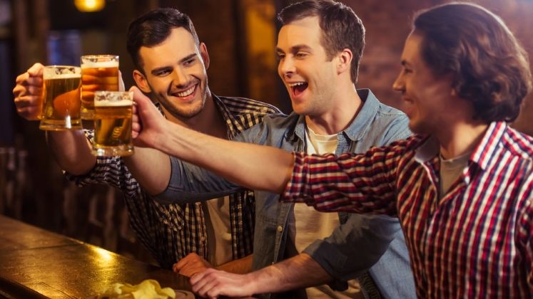 Ce au in comun Arabia Saudita, Libia sau Pakistan in afara de islam? Poti fi biciuit daca esti prins ca vinzi sau consumi alcool