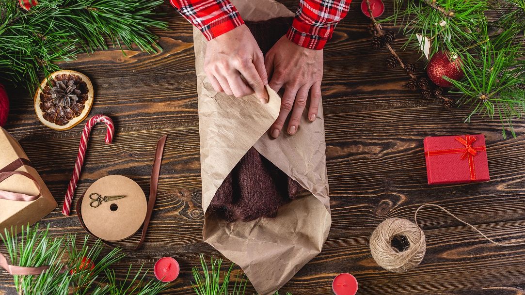 Viața din ce în ce mai scumpă împinge oamenii către cadouri de Crăciun second-hand