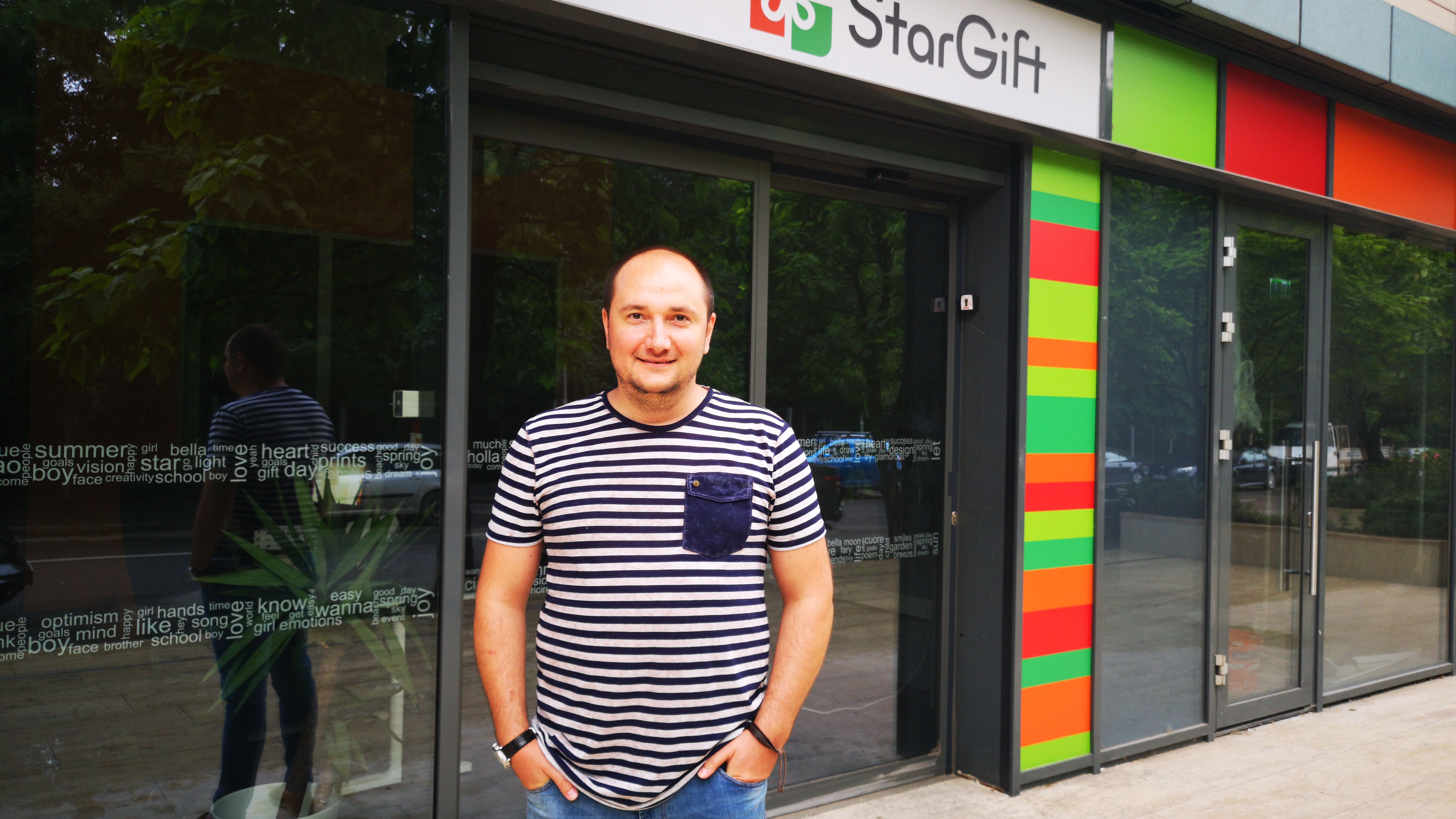 StarGift vine pe piata de cadouri personalizate cu un nou concept de showroom & coffee