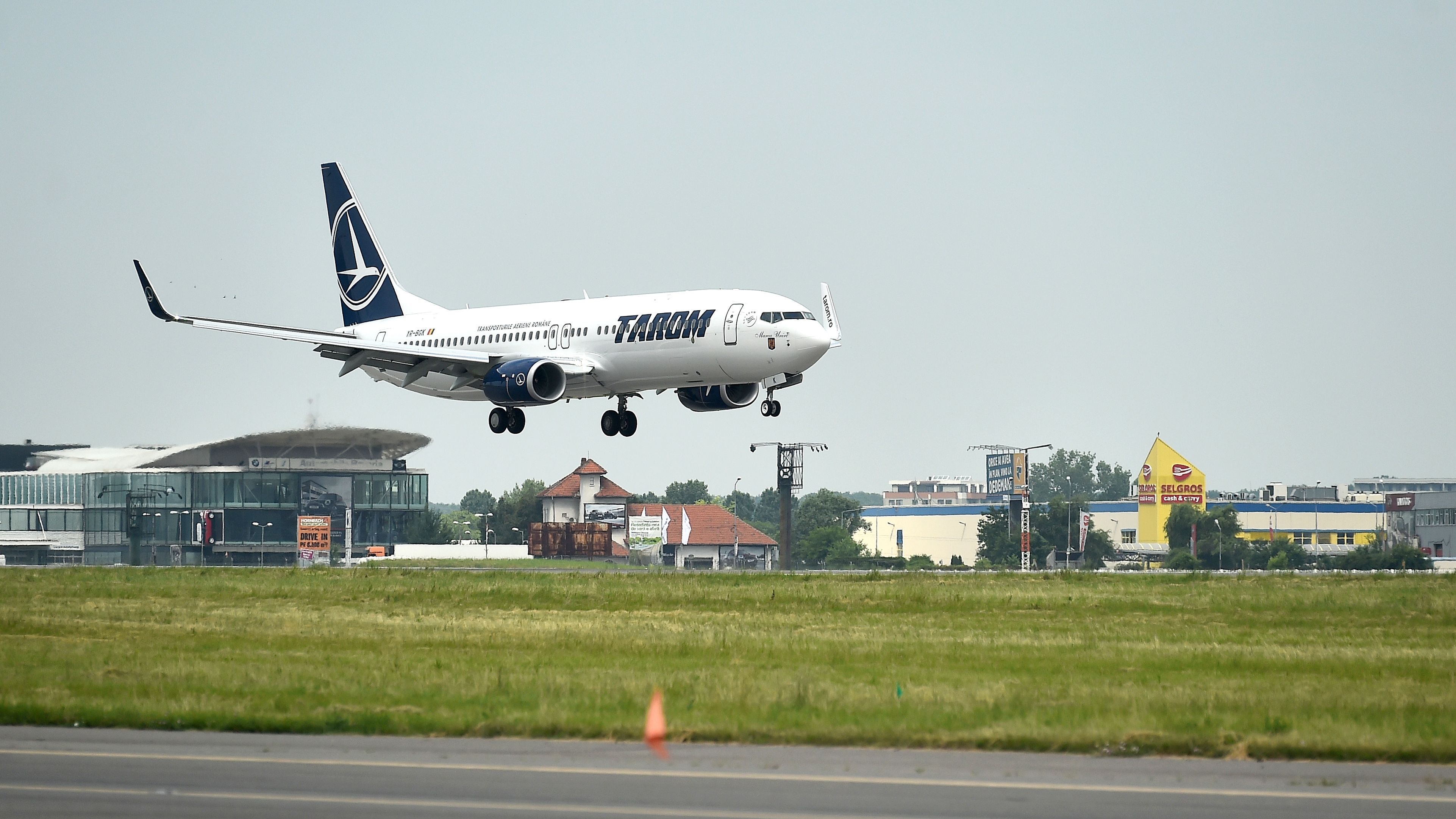 Zboruri Tarom catre New York si Beijing. Director companie: "Se lucreaza la acestea"