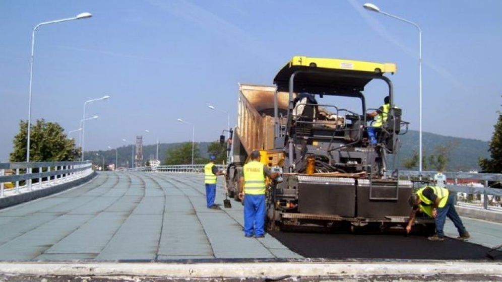 Proiectele de infrastructură de interes local vor putea fi transferate de la autorităţile centrale
