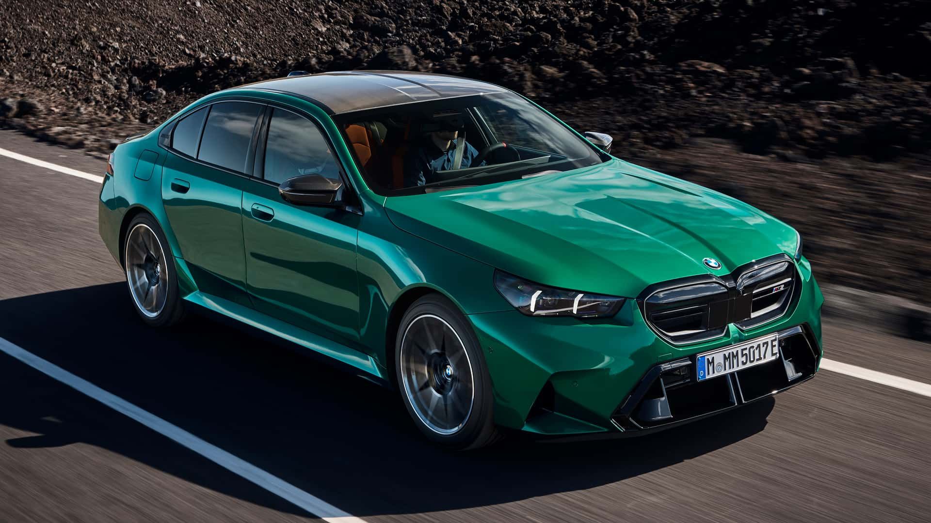 GALERIE FOTO | Noul BMW M5 are 717 cai putere și cântărește mai mult decât două Dacia Sandero