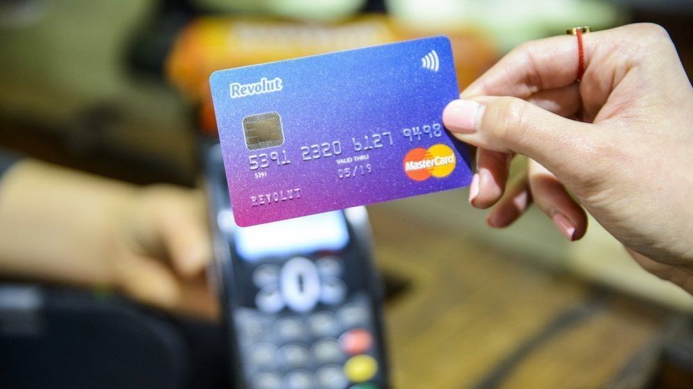 Revolut: o serie de alimentari de cont au fost dublate