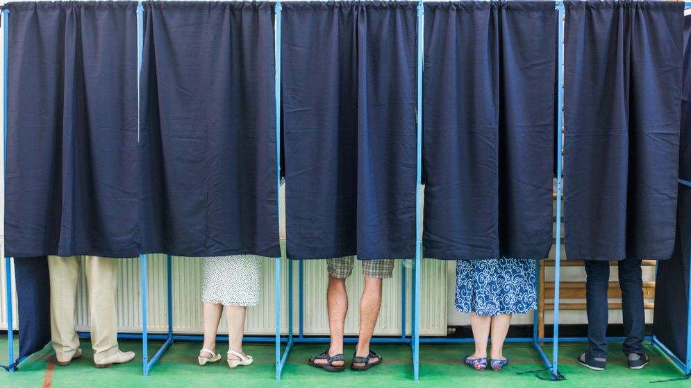 Sondaj CURS: Peste o treime dintre români ar vota cu AUR dacă peste o săptămână ar fi alegeri