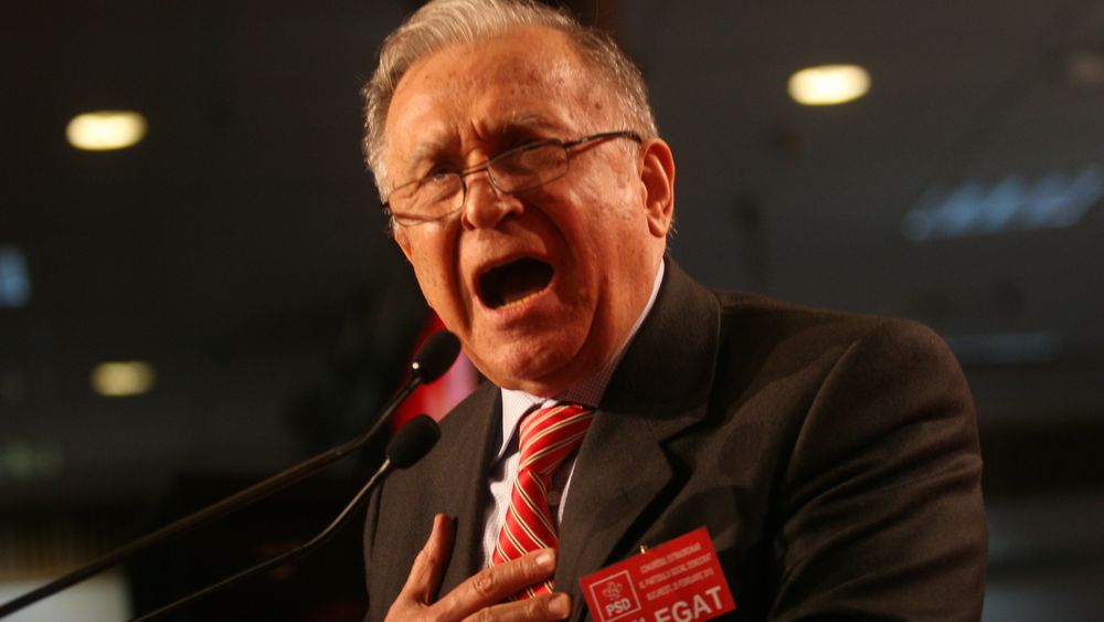 Ion Iliescu, în continuare la terapie intensivă. Ce spun medicii despre starea lui de sănătate
