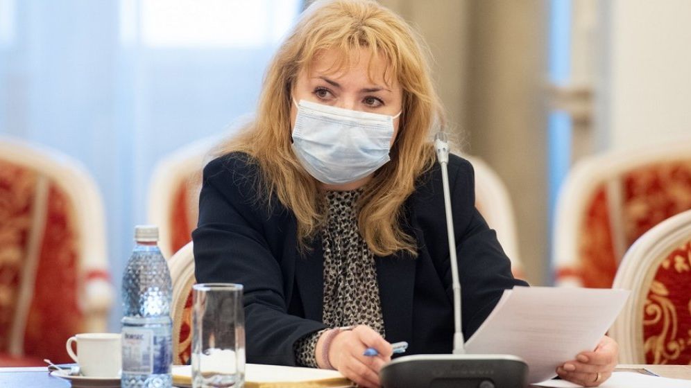 Anca Dragu: Au fost semnate actele care elimină pensiile speciale pentru foștii senatori