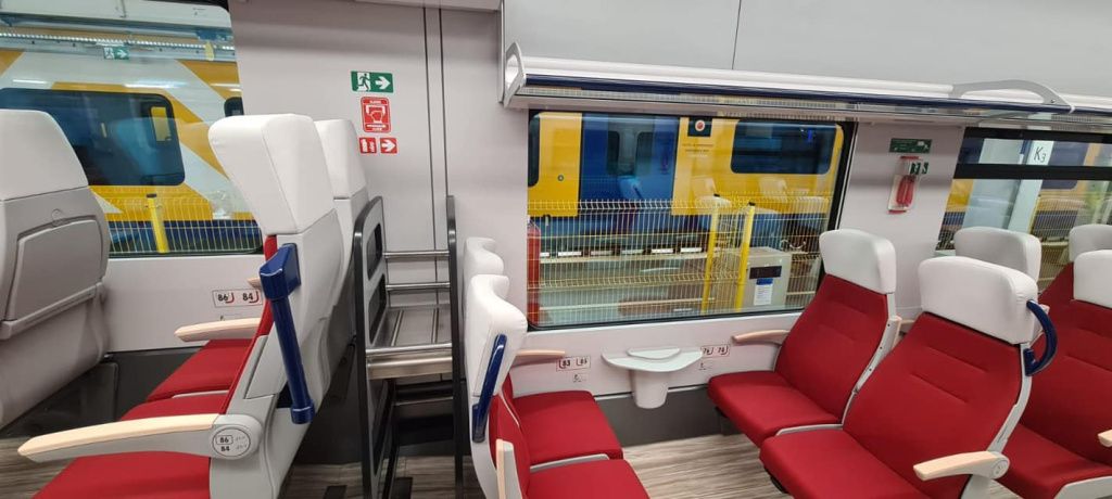 Rama electrică ALSTOM, primul tren nou cumpărat de România de 20 de ani încoace, a ajuns în ța - Imagine 9
