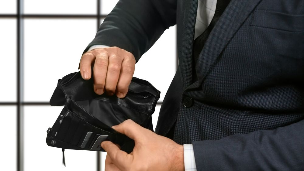 Condamnatii pentru abuz in serviciu si conflict de interese isi pot pierde averea din ultimii cinci ani