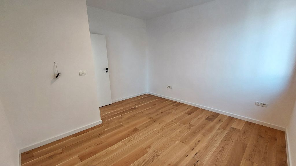 Cum arată o vilă nouă de peste jumătate de milion de euro din zona Pipera - Imagine 38